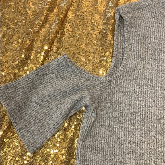 GAP Short Sleeve Cold Shoulder Sweater - Picture 3 of 5